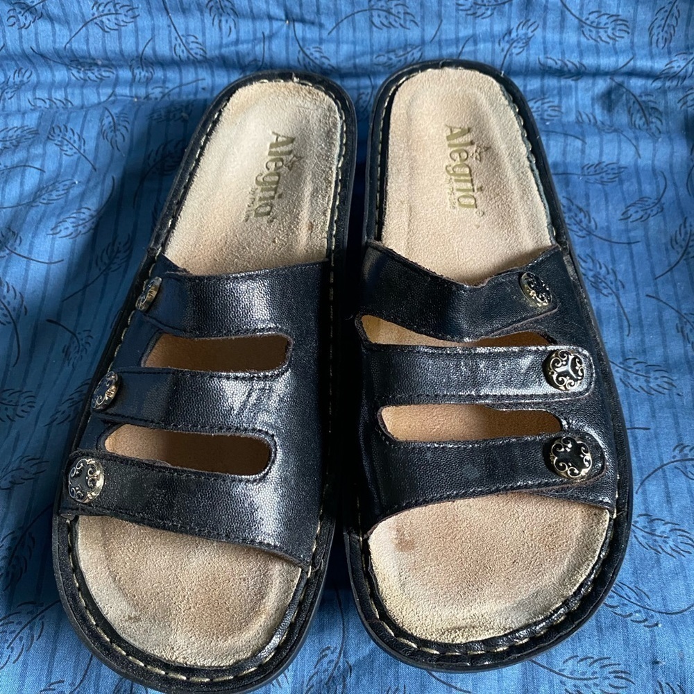 Alegria Fiona black three strap adjustable sandals 11